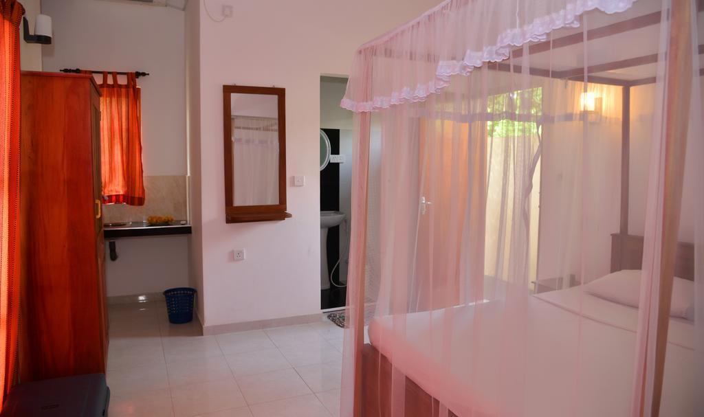 Imaginea Sea Breeze Unawatuna 2*