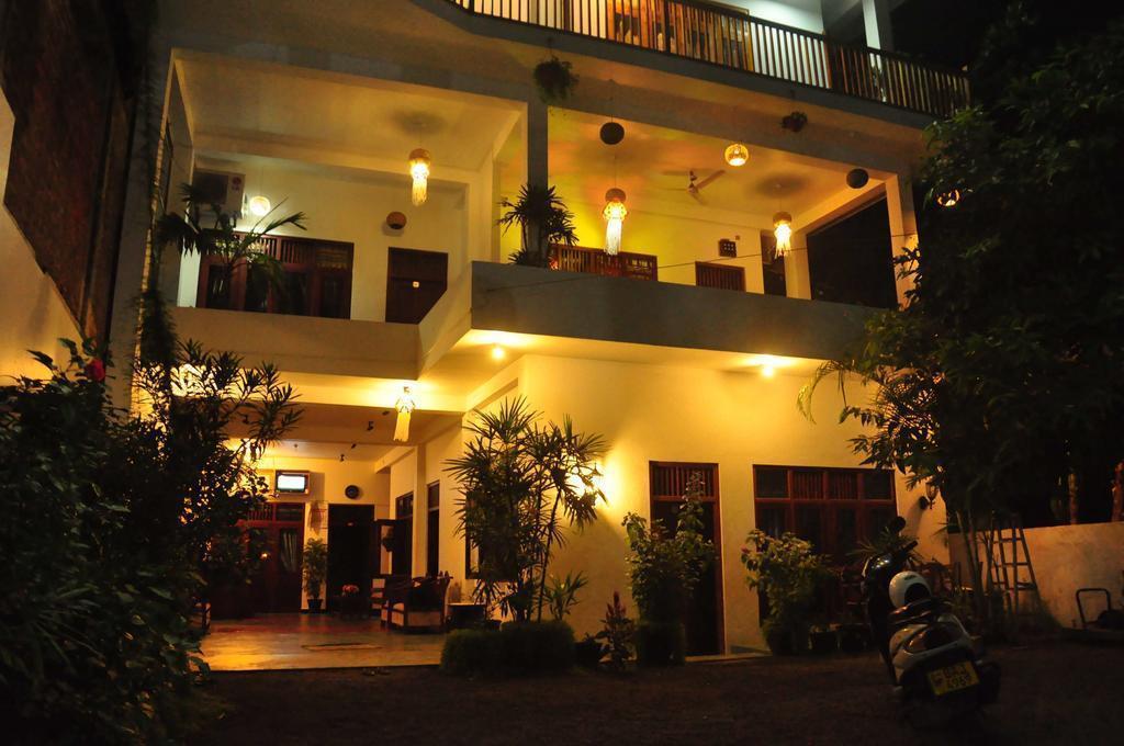 Holiday inn unawatuna 2. Hotel j unawatuna3 *. Zenyara отель. Neptune Bay Hotel Unawatuna. Prime time Hotel (Unawatuna).