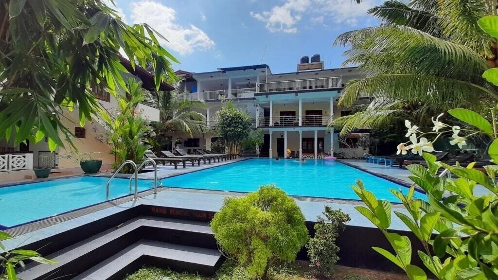 Hotel The Lodge Unawatuna 3*