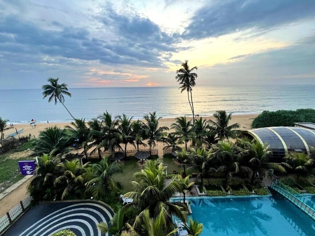 Отель Aryana Queen Beach Resort 3*