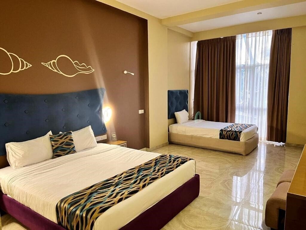 Фото Aryana Queen Beach Resort 3*