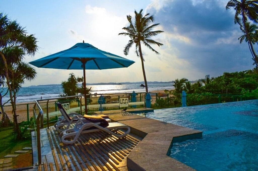 Hotel Twenty Two Weligamabay 4*