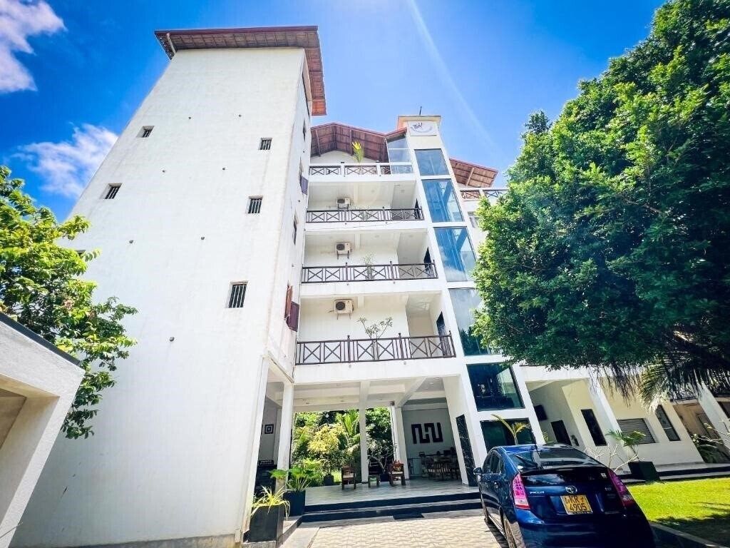 Hotel Twenty Two Swiss Residence 4*