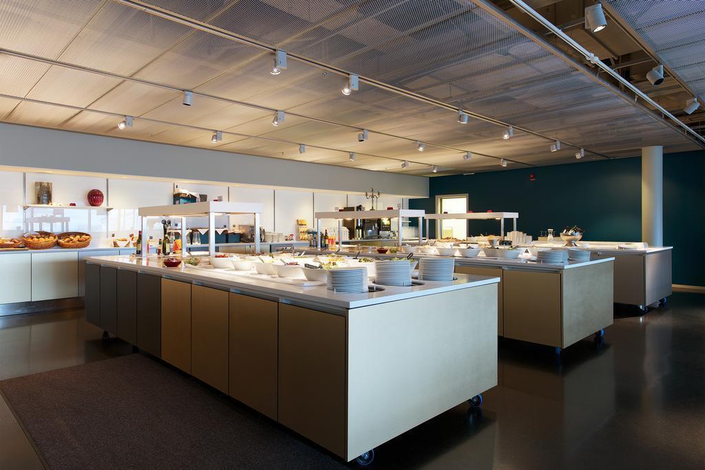 Imaginea Quality Globe Hotel 4*