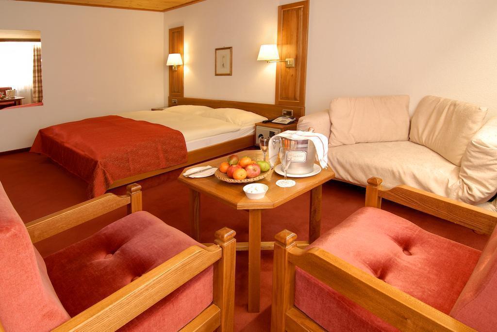 Imaginea Hotel Simi 4*