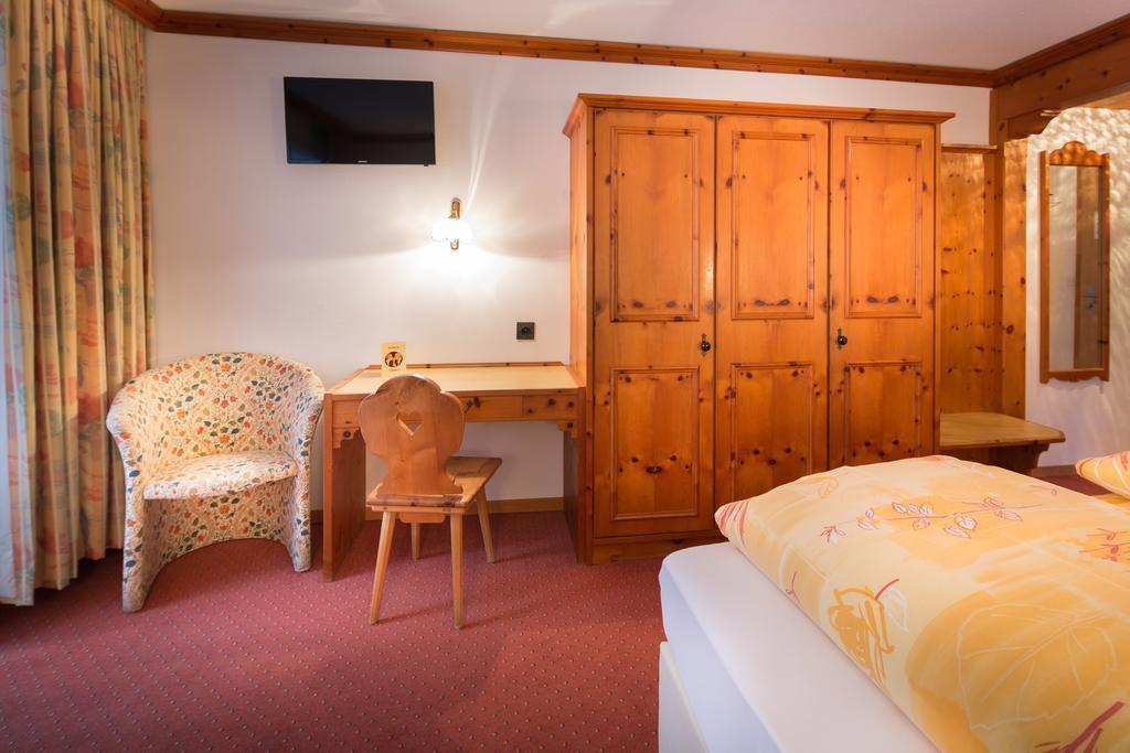 Fotografie Adonis 4*