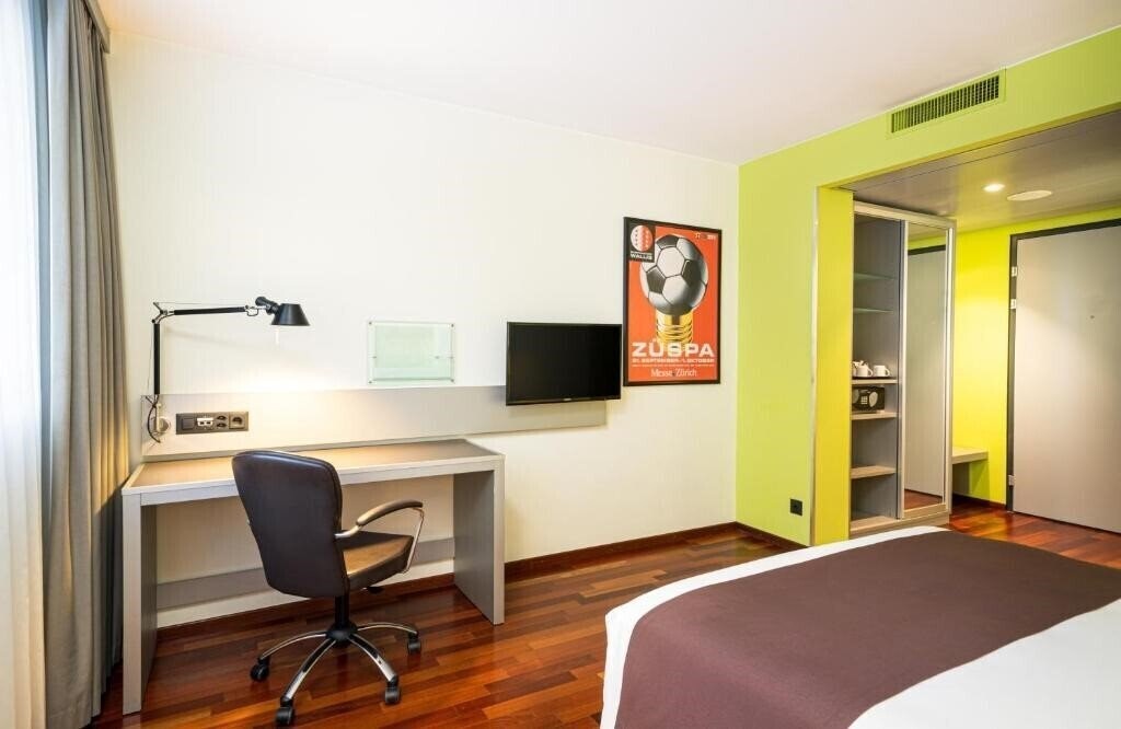 Картинка Holiday Inn Zurich Messe 4*