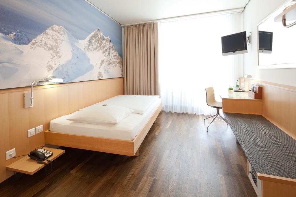 Imaginea Basilea Swiss Quality Zurich 3*