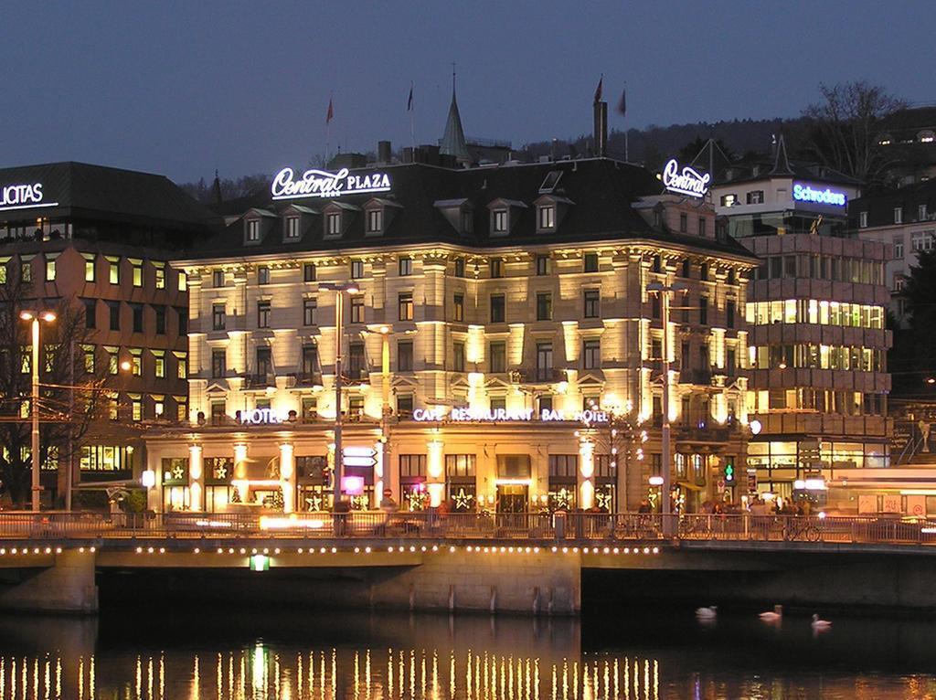 Отель Central Plaza 4*