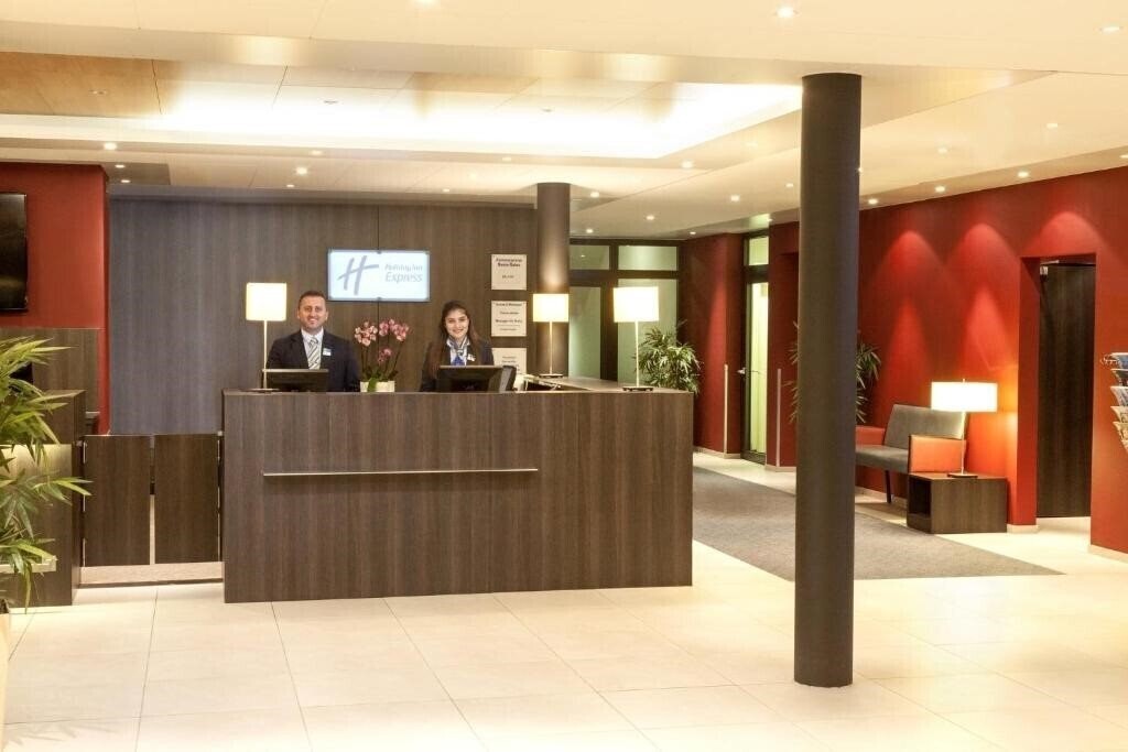 Изображение Holiday Inn Express Zurich Airport by IHG 3*