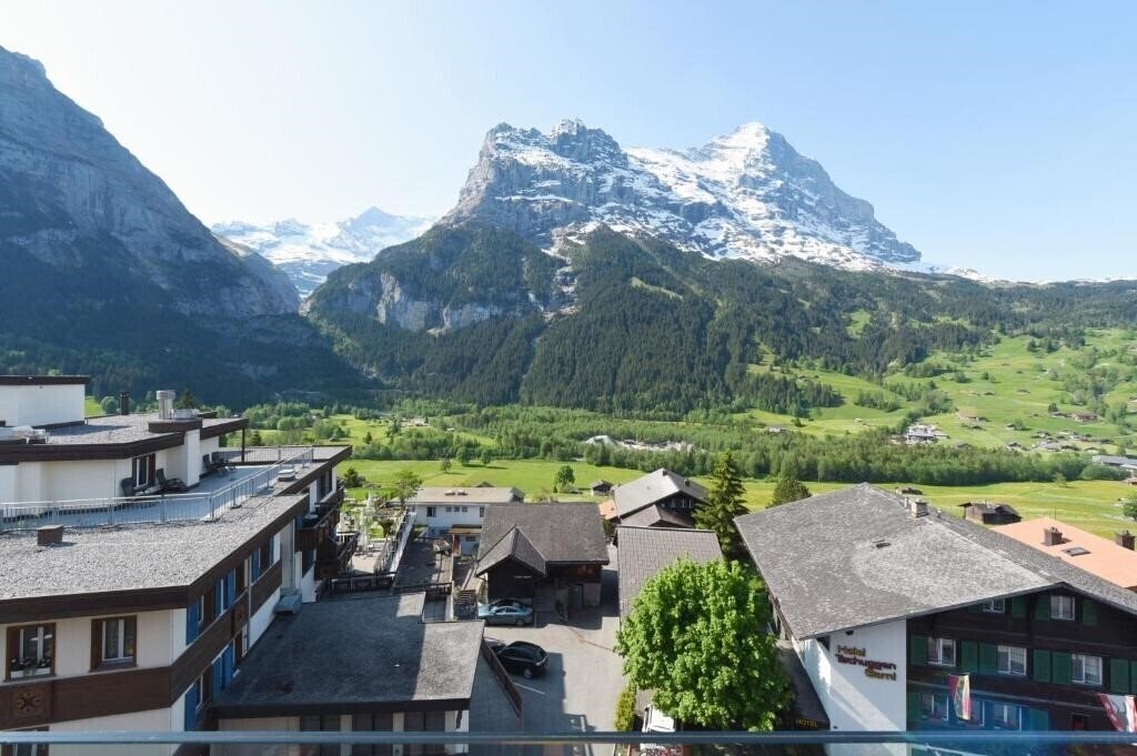 Imaginea Eiger 4*