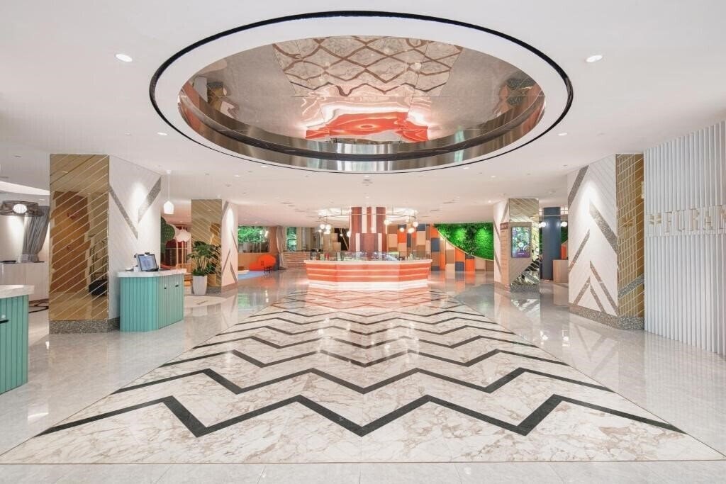 Hotel Furama Riverfront 4*