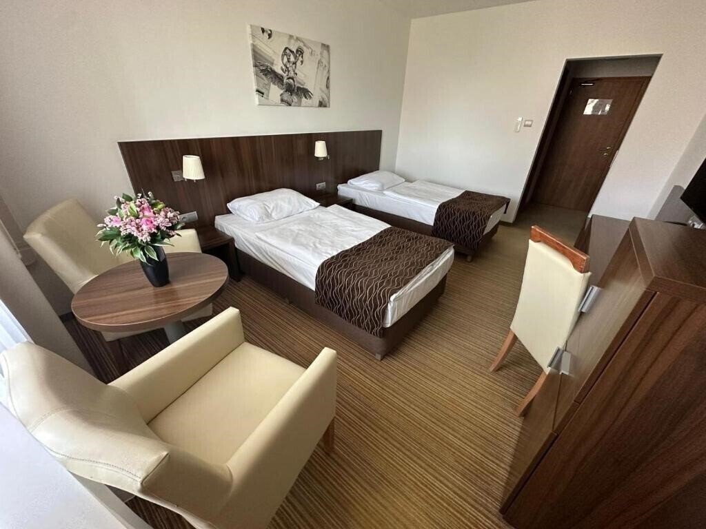Imaginea Hotel Bratislava 4*