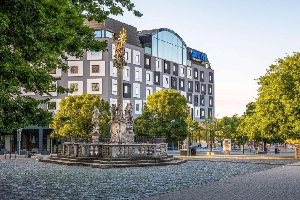 Imaginea Park Inn Danube 4*