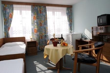 Hotel Dependances Smaragd & Sumava 2*