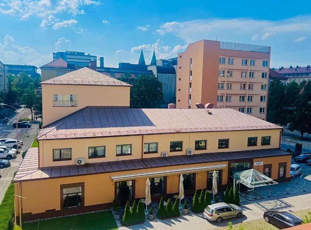 Fotografii Piramida 4*