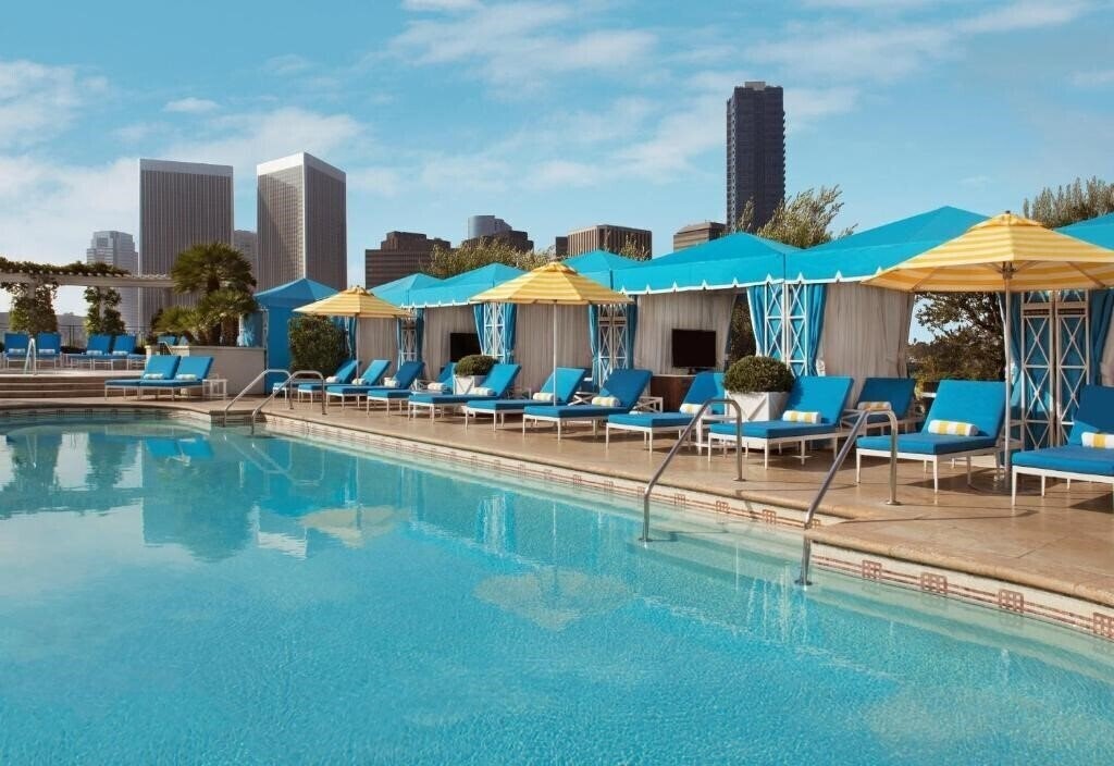 Отель The Peninsula Beverly Hills 5*
