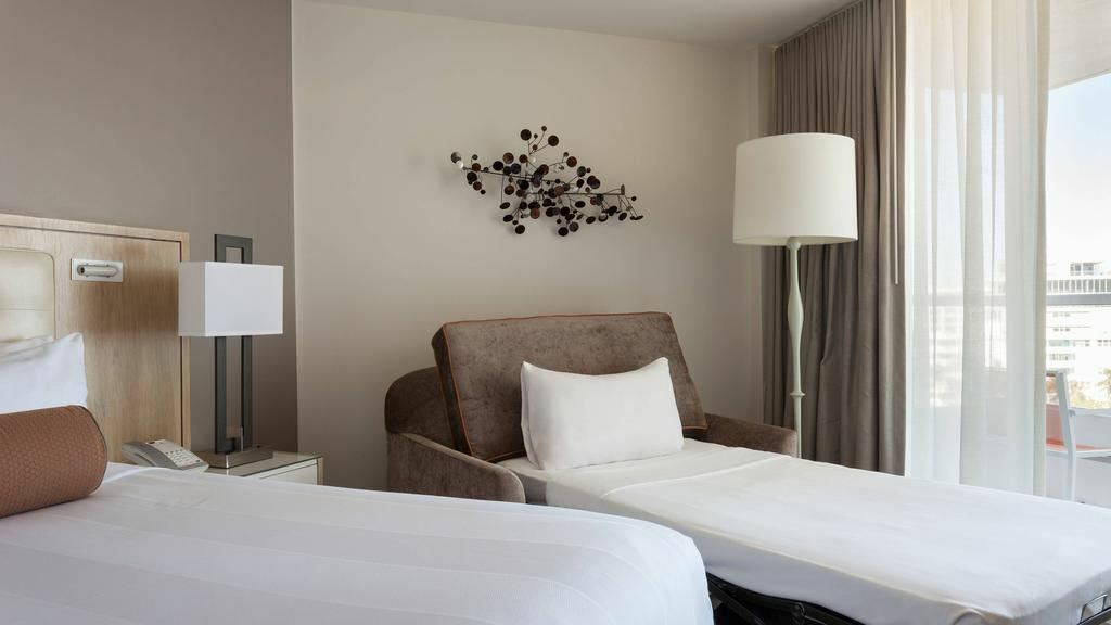 Imaginea Marriot Stanton South Beach 4*