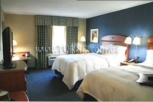 Fotografie Hampton Inn New York Laguardia Airport 2*