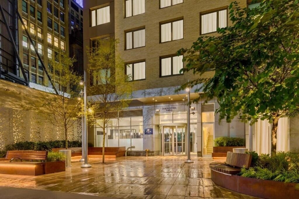 Фотография Doubletree By Hilton New York Times Square South 3*