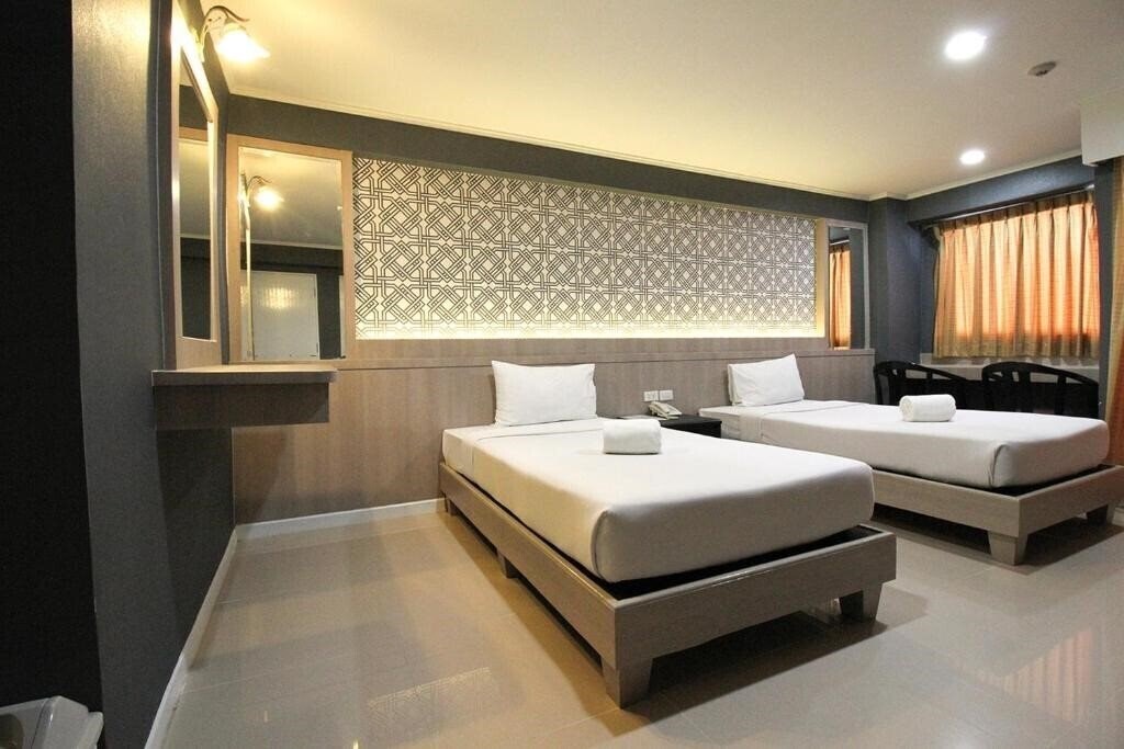 Hotel Convenient Park Bangkok 3*