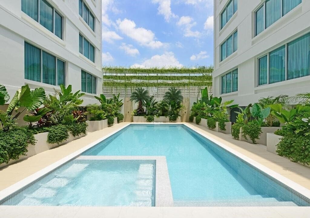 Hotel Centre Point Sukhumvit Soi 10 4*