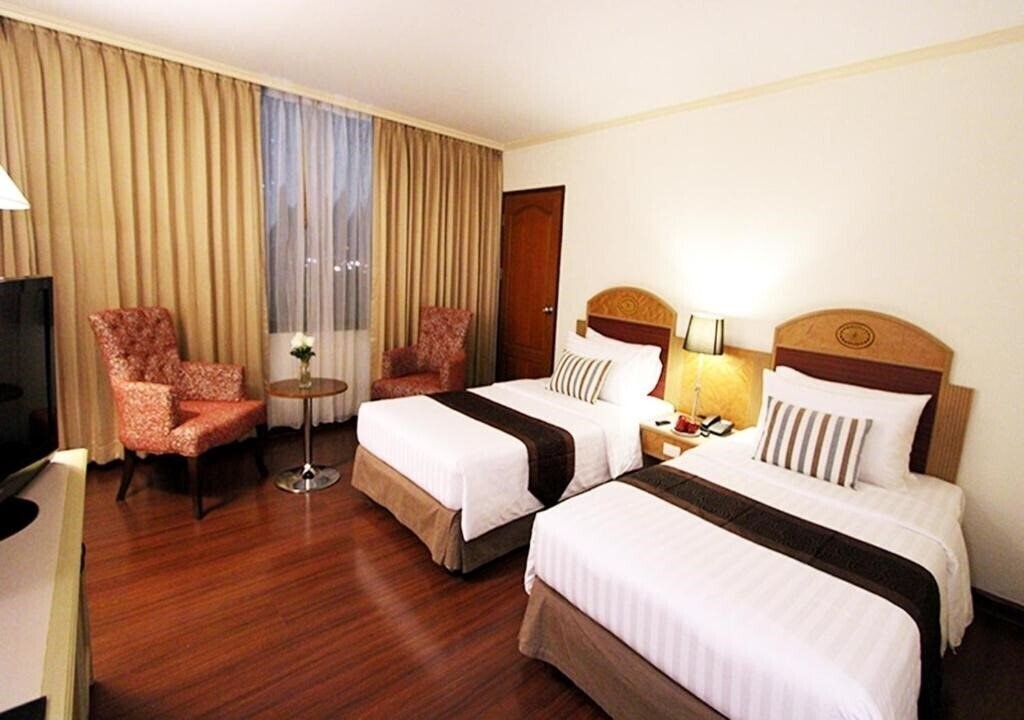 Фото Grand Tower Inn Rama VI 3*