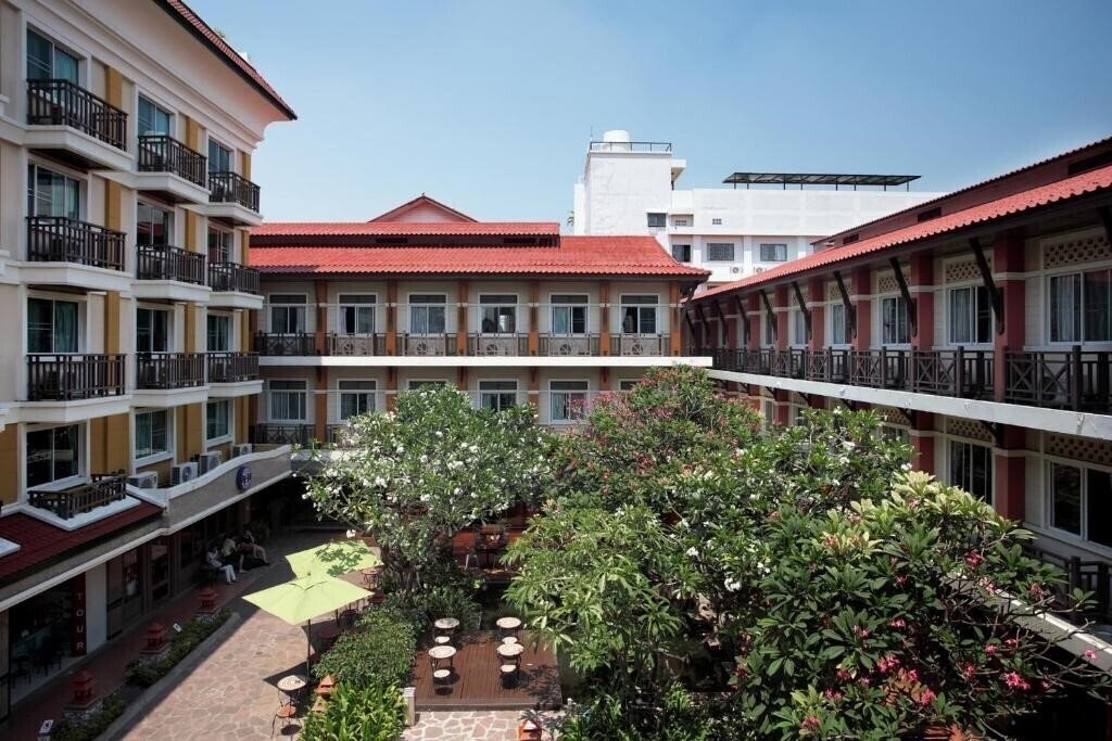Фотография Rambuttri Village Inn & Plaza 2*