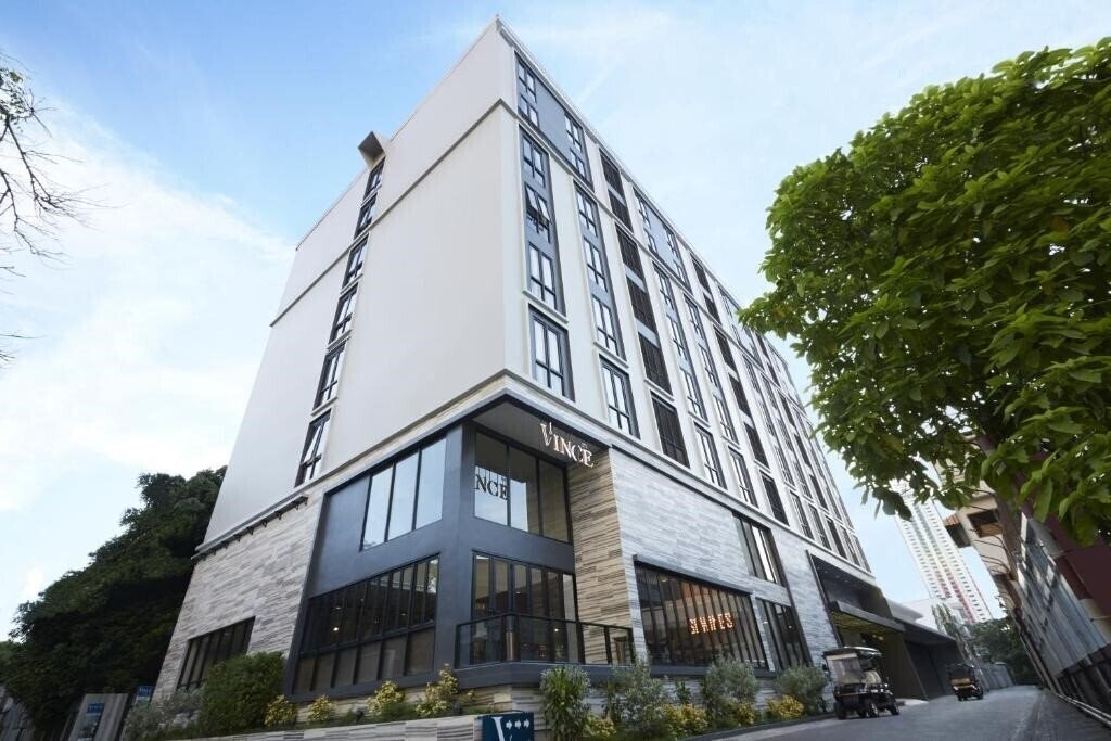 Отель Vince Hotel Pratunam 4*