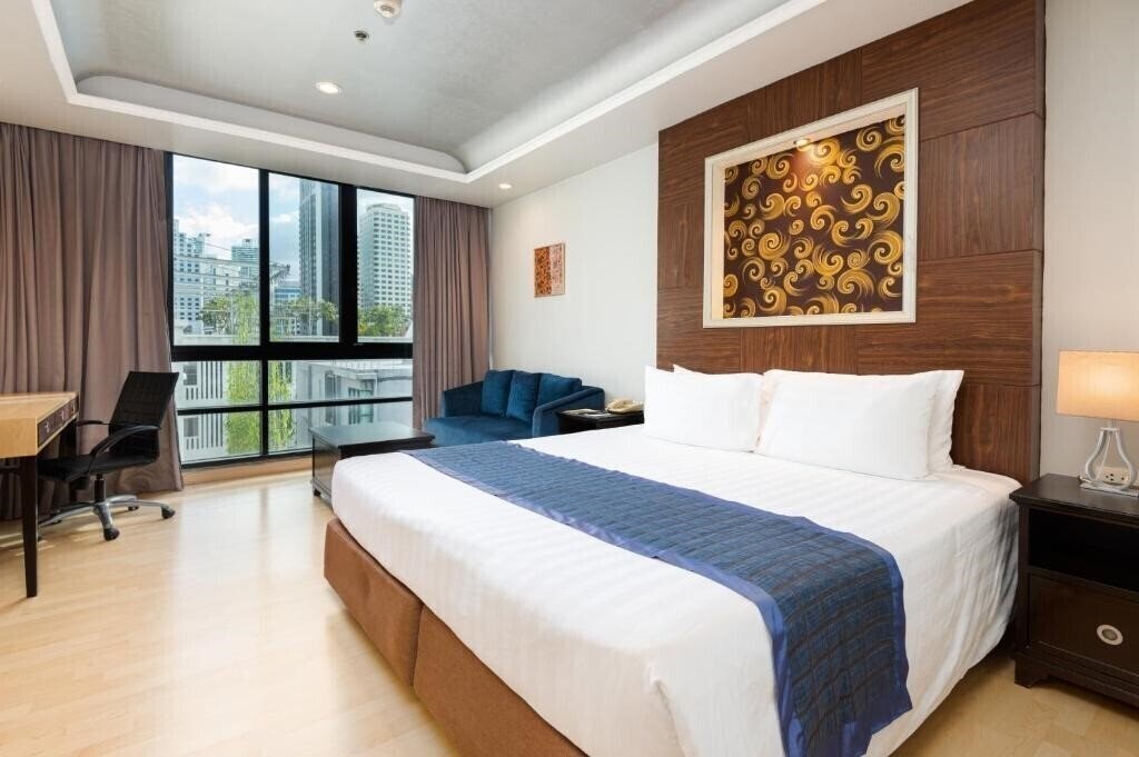 Отель Admiral Premier 4*