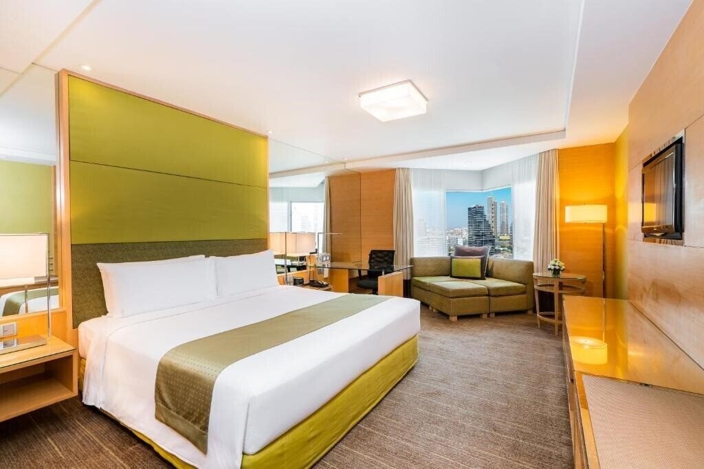 Imaginea Holiday Inn Silom 4*