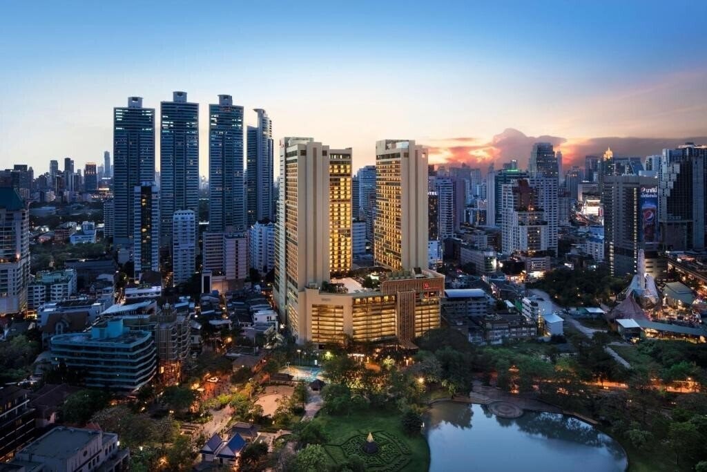 Отель Marriott Marquis Queen'S Park 5*