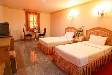 Imaginea 13 Coins Hotel Ngam Wong Wan 2*