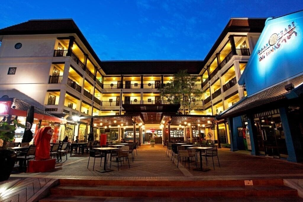 Отель Baan Chart Hotel 4*