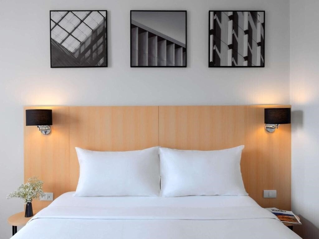 Fotografii Ibis Sukhumvit Soi 4 3*