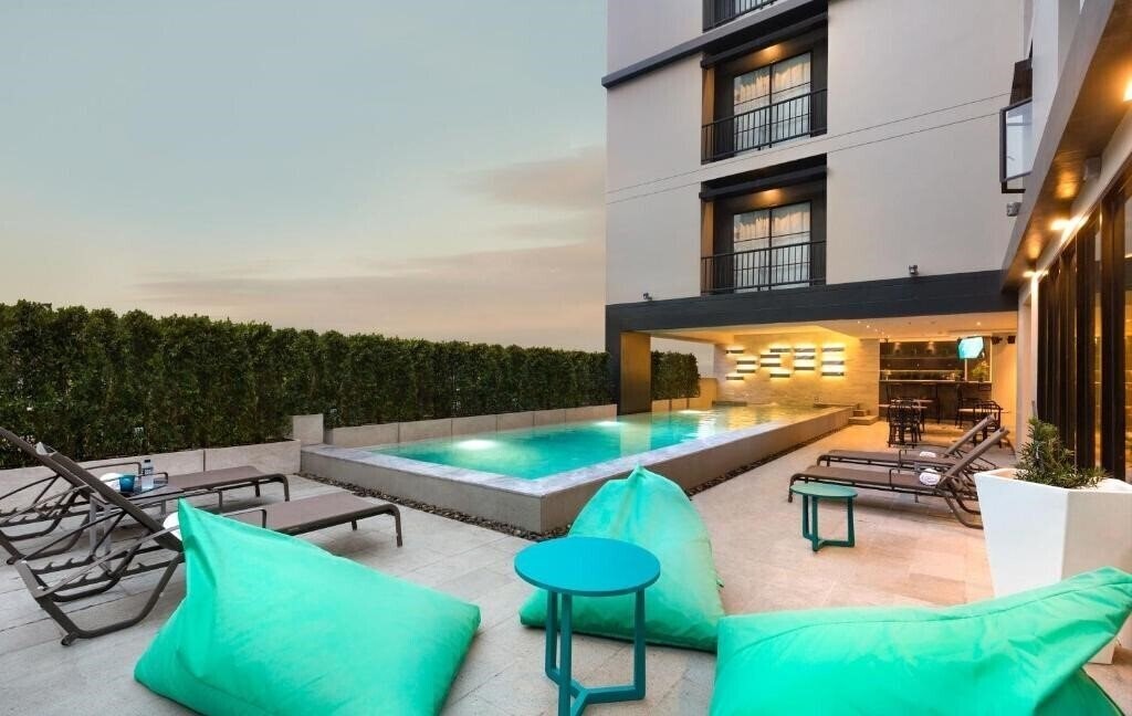Imaginea Cross Vibe Sukhumvit 4*