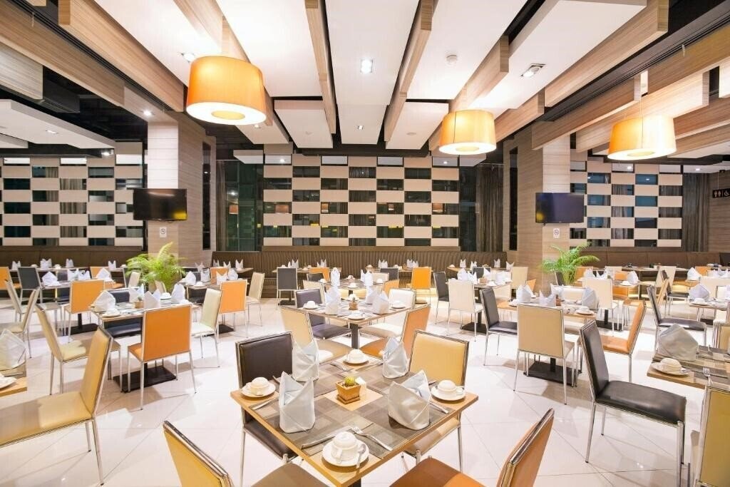 Imaginea Mida Hotel Ngamwongwan *** 3*