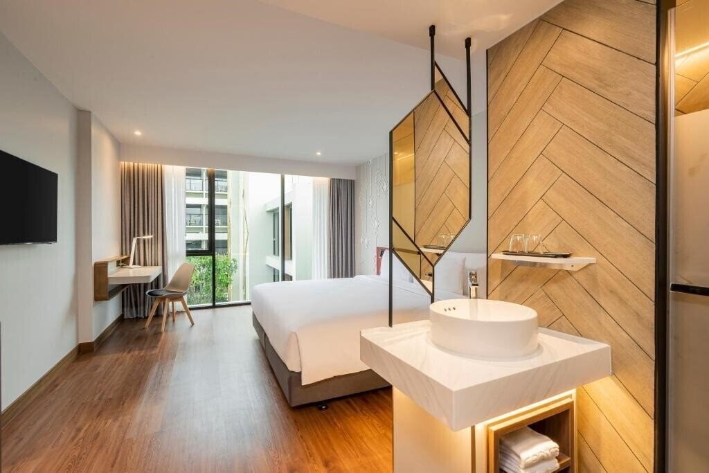 Imaginea Centara Life Hotel Bangkok Phra Nakhon 3*