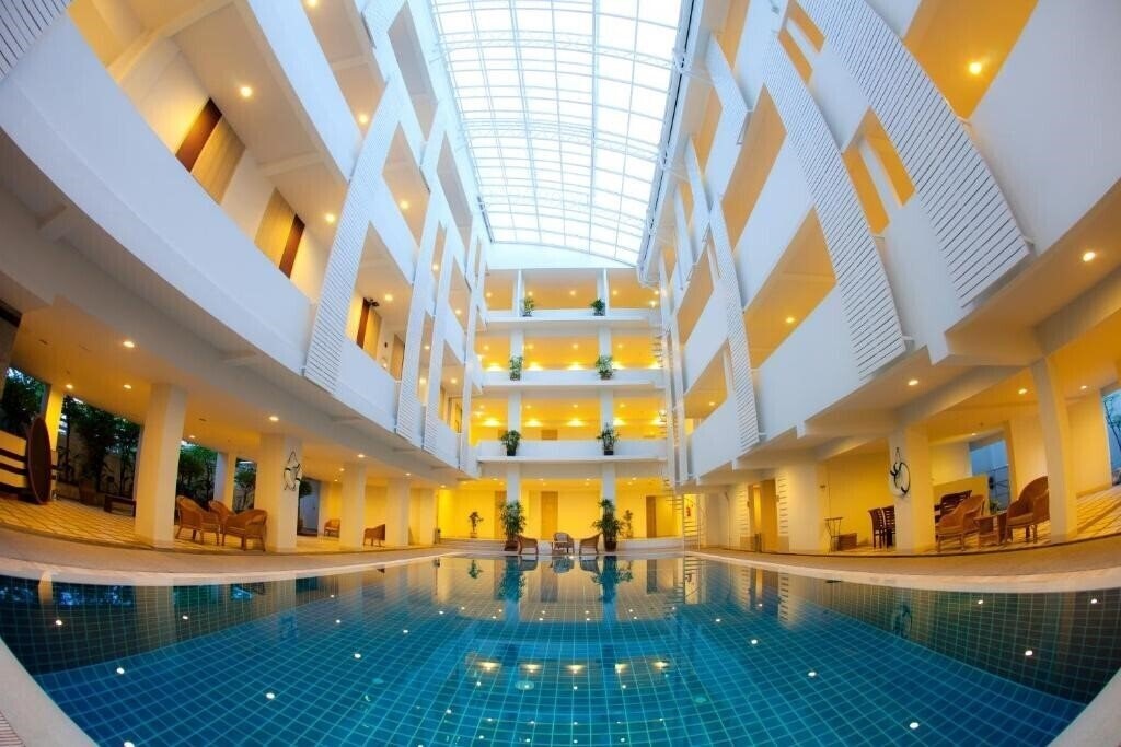 Отель Trang Hotel Bangkok 3*
