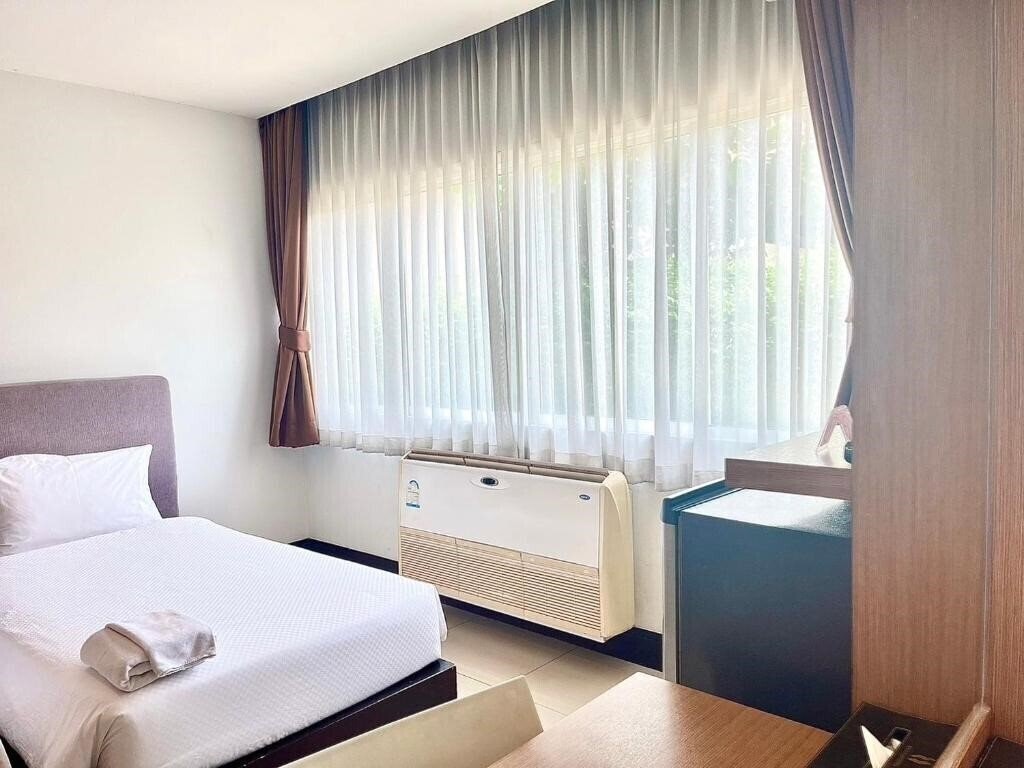 Hotel Crystal Suites Suvarnabhumi Airport 3*