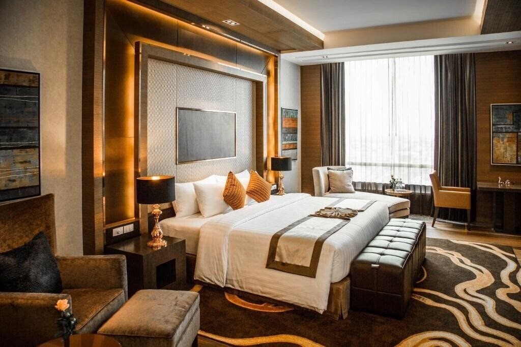 Imaginea The Grand Fourwings Convention Hotel Bangkok 5*