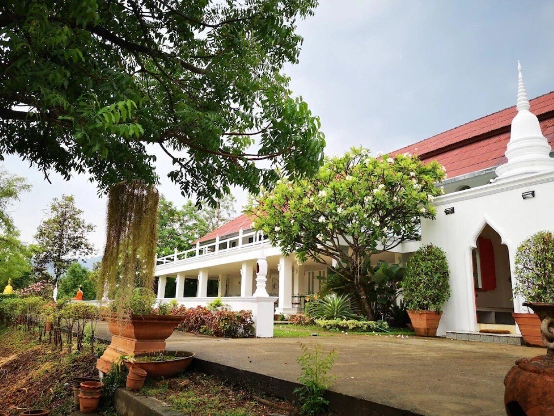 Отель Amaravati Wellness Resort 3*