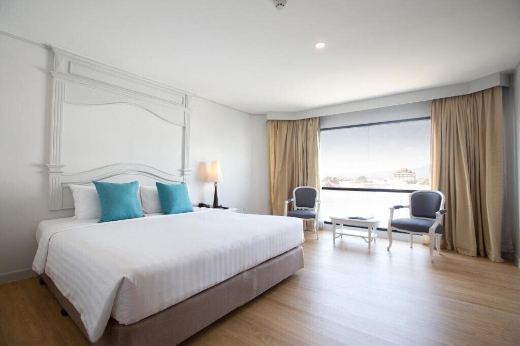Отель Ch Hotel 3*