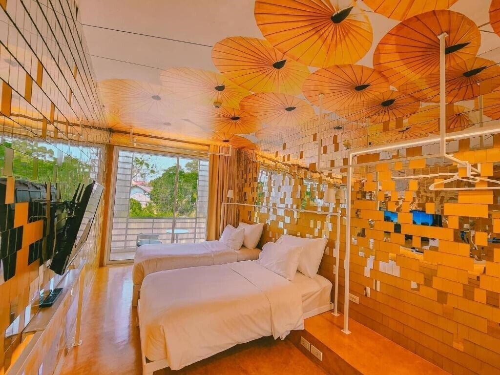 Фото Little Shelter 4*