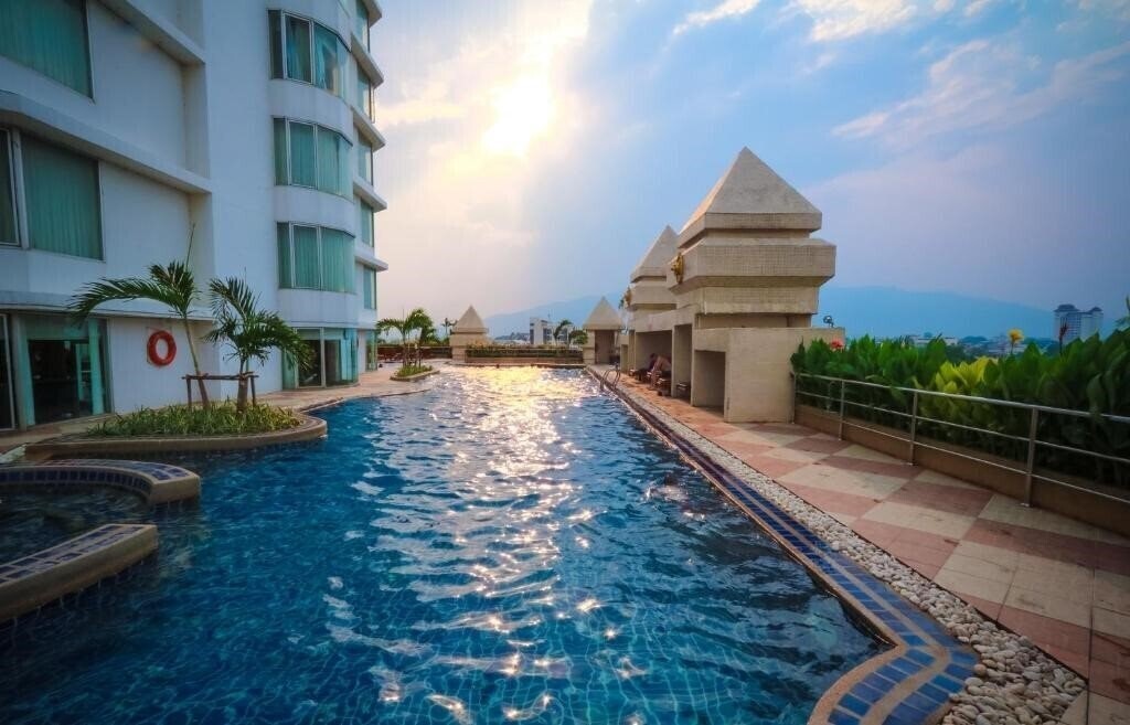 Imaginea Central Duangtawan Hotel 4*