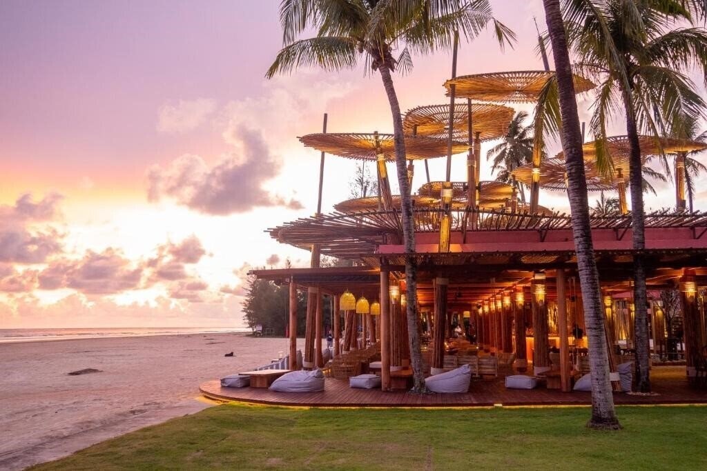 Фотография Apsara Beachfront Resort & Villa 4*