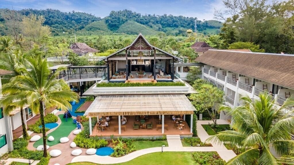 Imaginea Outrigger Khao Lak Beach Resort (ex. Royal Bangsak Beach Resort) 5*