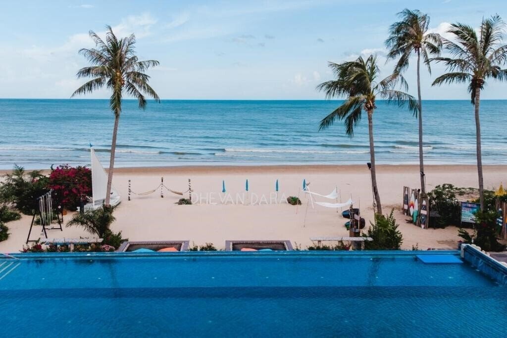 Отель Dhevan Dara Beach Villa 4*