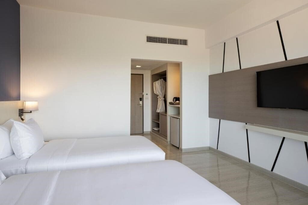 Картинка Centara Life Cha-Am Beach Resort Hua Hin (ex. Beach Garden Hotel Cha-Am) 3*