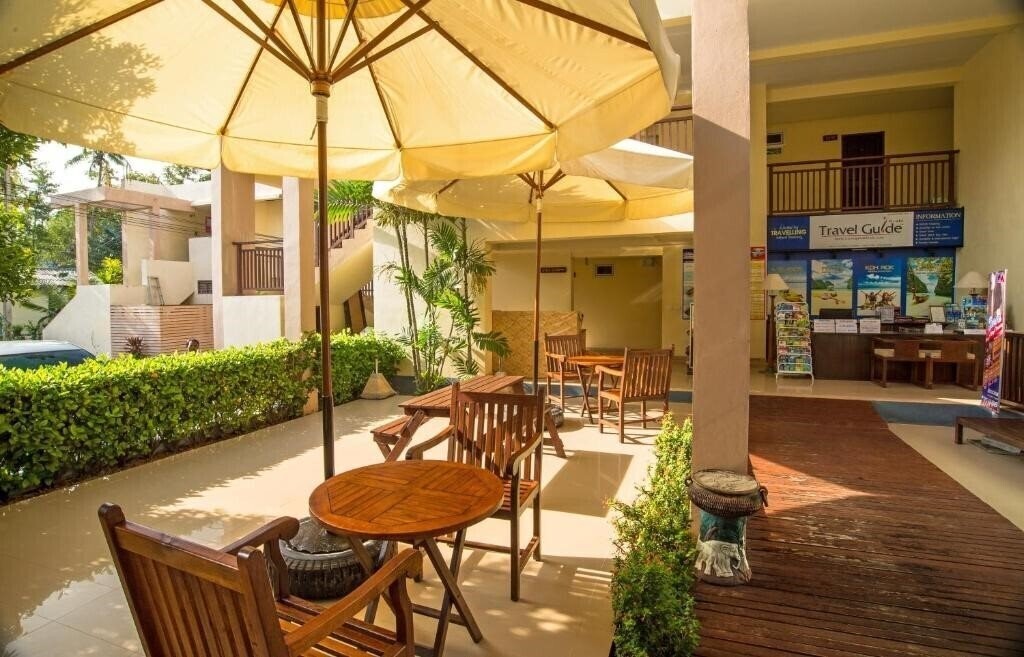 Imaginea Lanta Pura Beach Resort 4*